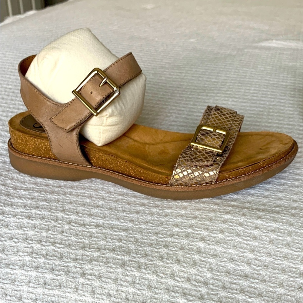 Sofft taupe and metallic snakeskin leather sandals size 7